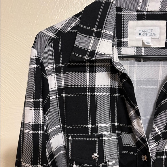 Market & Spruce Black and White Plaid Button Down Shirt - Picture 6 of 8